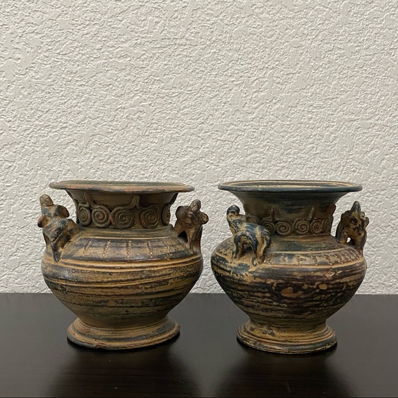 Pair of Vintage Asian Pottery Elephant Details 4.25” Vase - Picture 3 of 12